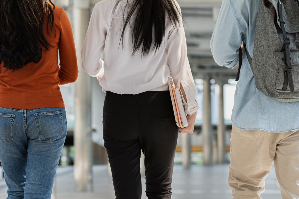 Niezapomniane lekcje i inspiracje dla uczniów klas mundurowych w Warszawie