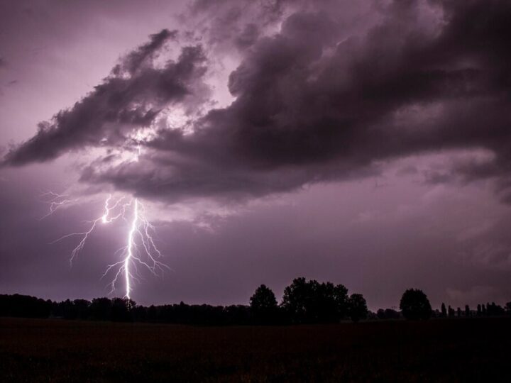 Uwaga dla właścicieli budynków: Nadchodzą intensywne opady śniegu!
