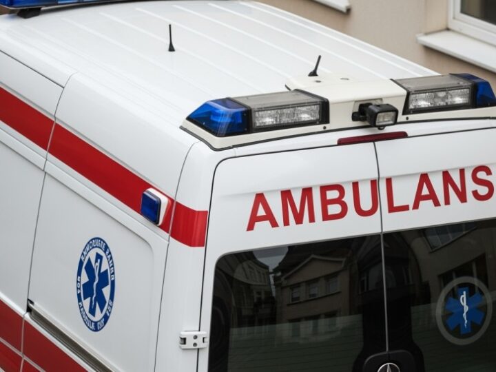 Policjant z Rawicza uratował seniorkę z zimowej opresji